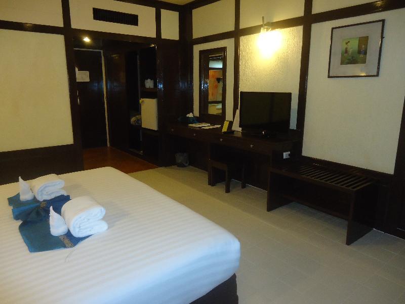 โฮเต็ล บูทิก เมดิโอเดีย Hotel ปลัน ภายนอก รูปภาพ
