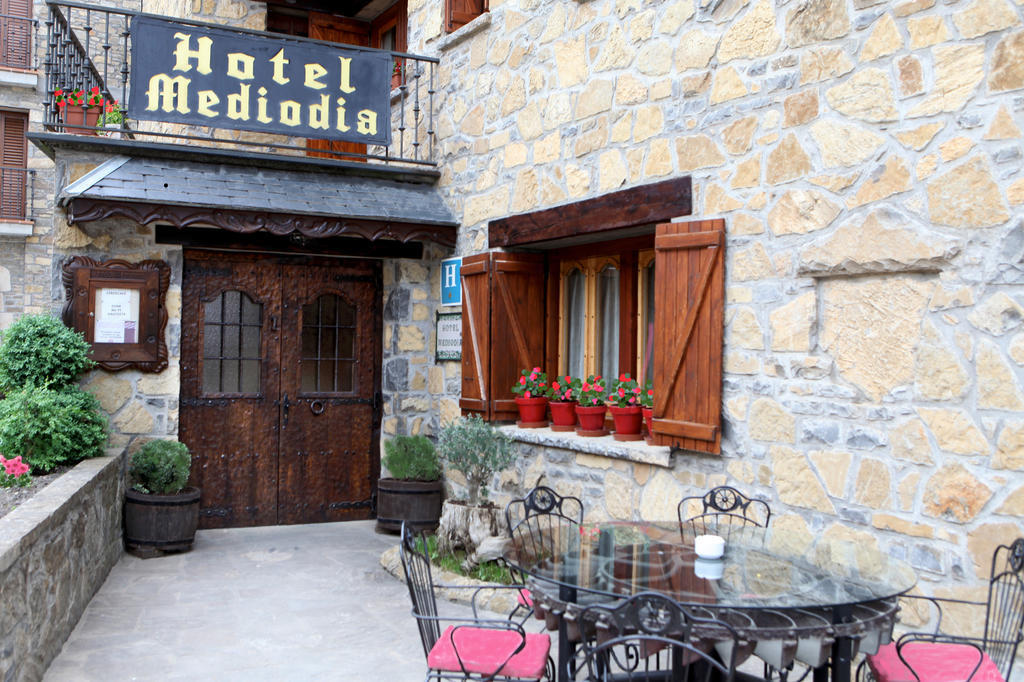 โฮเต็ล บูทิก เมดิโอเดีย Hotel ปลัน ร้านอาหาร รูปภาพ